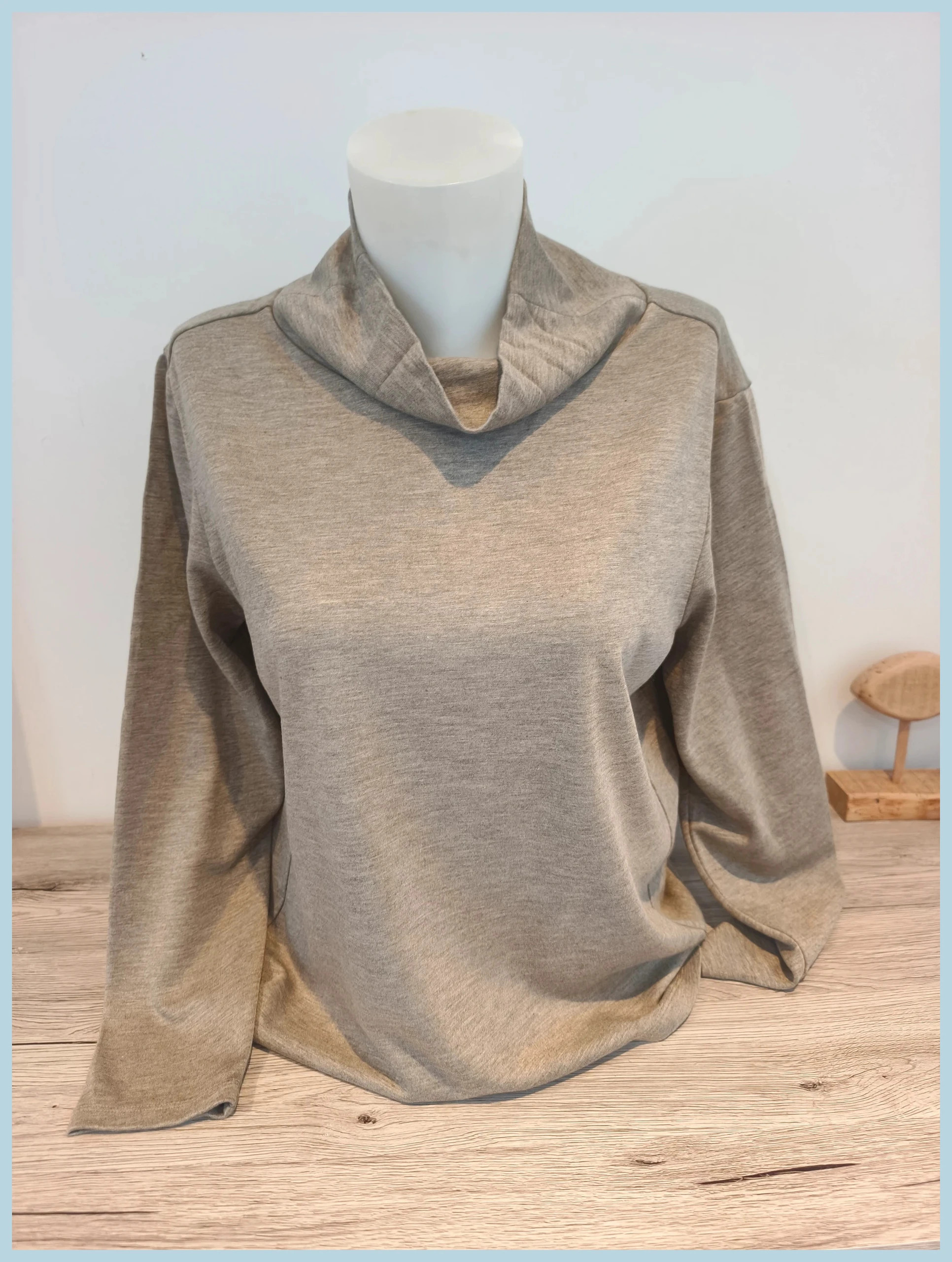 blouse avec un grand col de la marque expresso taille M – Expresso – taille M / 38 / 10
