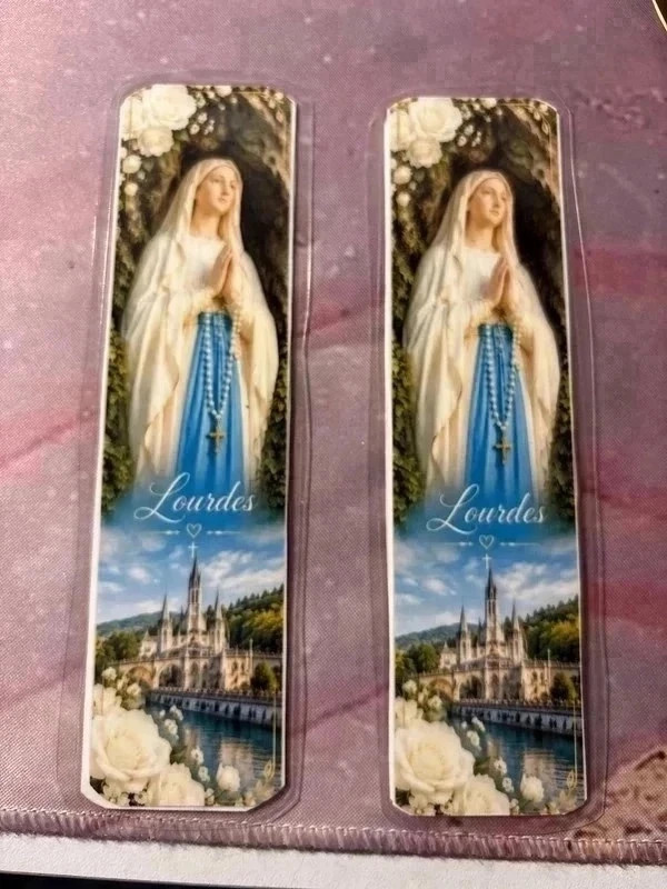 Lots de 2 Marque page de lourdes fais main plastifié