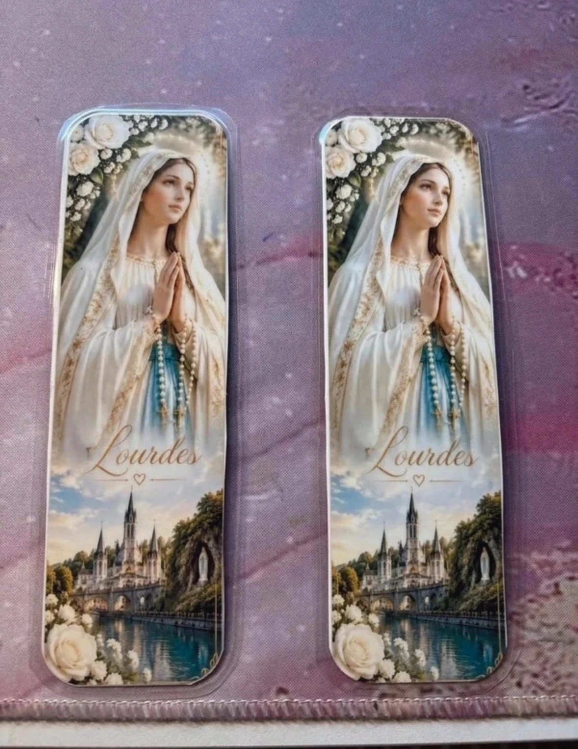 Lots de 2 marque page lourdes vierge marie couronne dorée plastifié