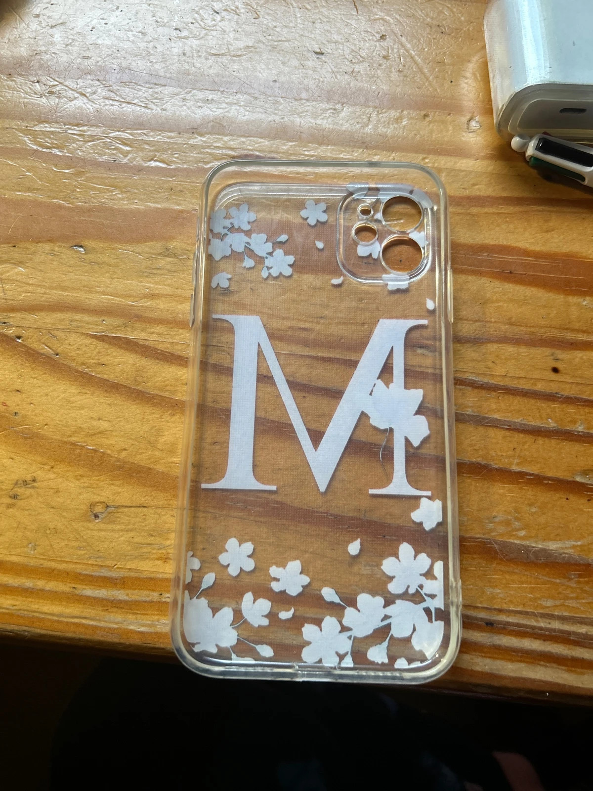 Coque iPhone 11 initial M fleur de cerisiers 4