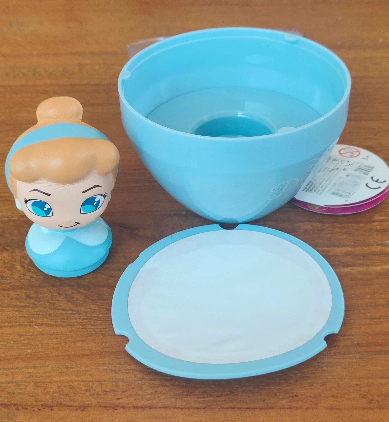 Figurine surprise style squichy Cendrillon Princesse Disney senteur vanille / Tasse Tea Party Sbabam – Disney – taille 3 ans / 98 cm 3