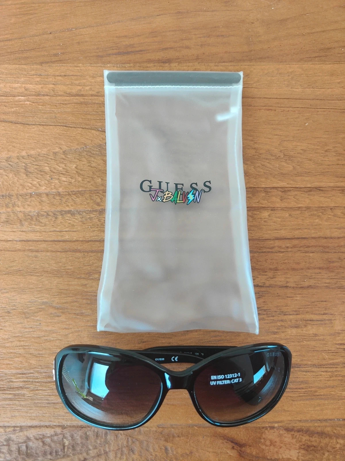Lunettes de soleil Guess à strass femme – GUESS 3