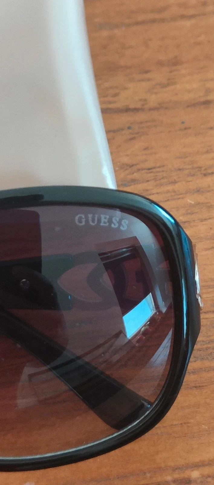 Lunettes de soleil Guess à strass femme