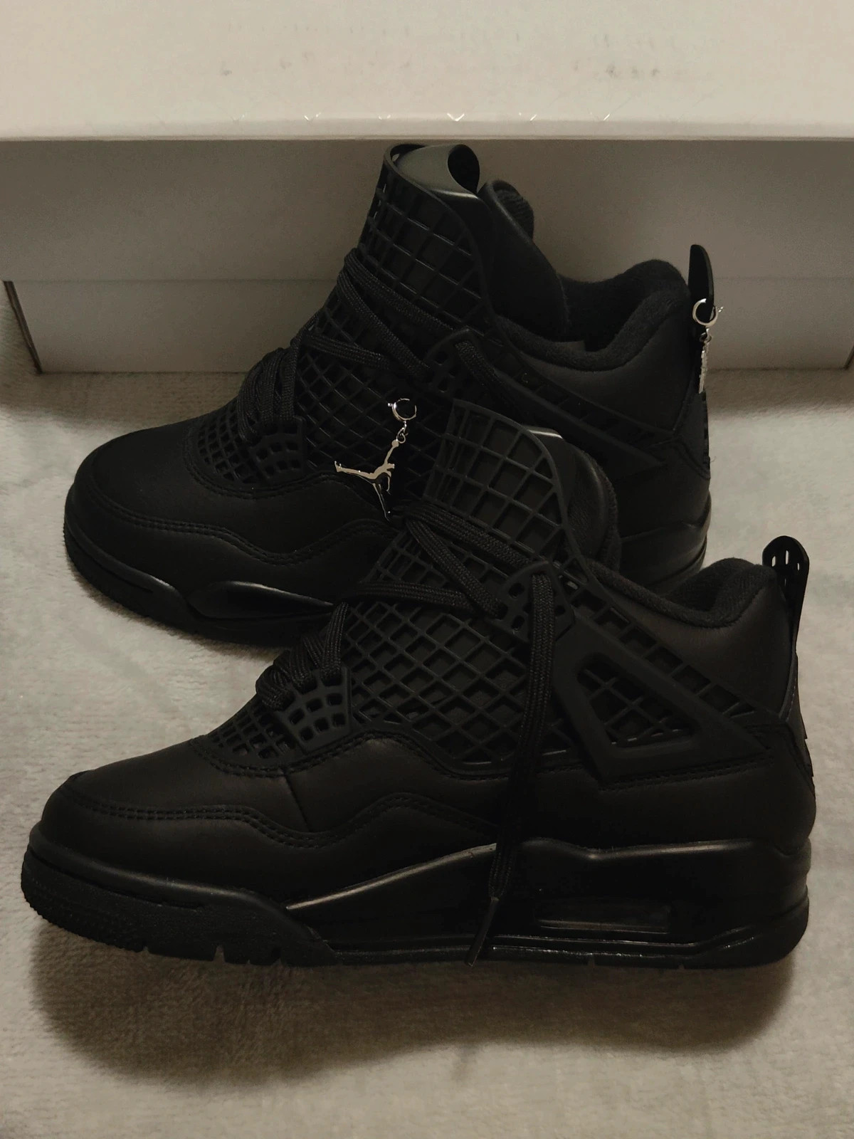 Air Jordan 4 Retro Net Black modèle Femme - Taille 35.5 (Us 5/Uk 2,5) – Jordan – taille 35.5 3