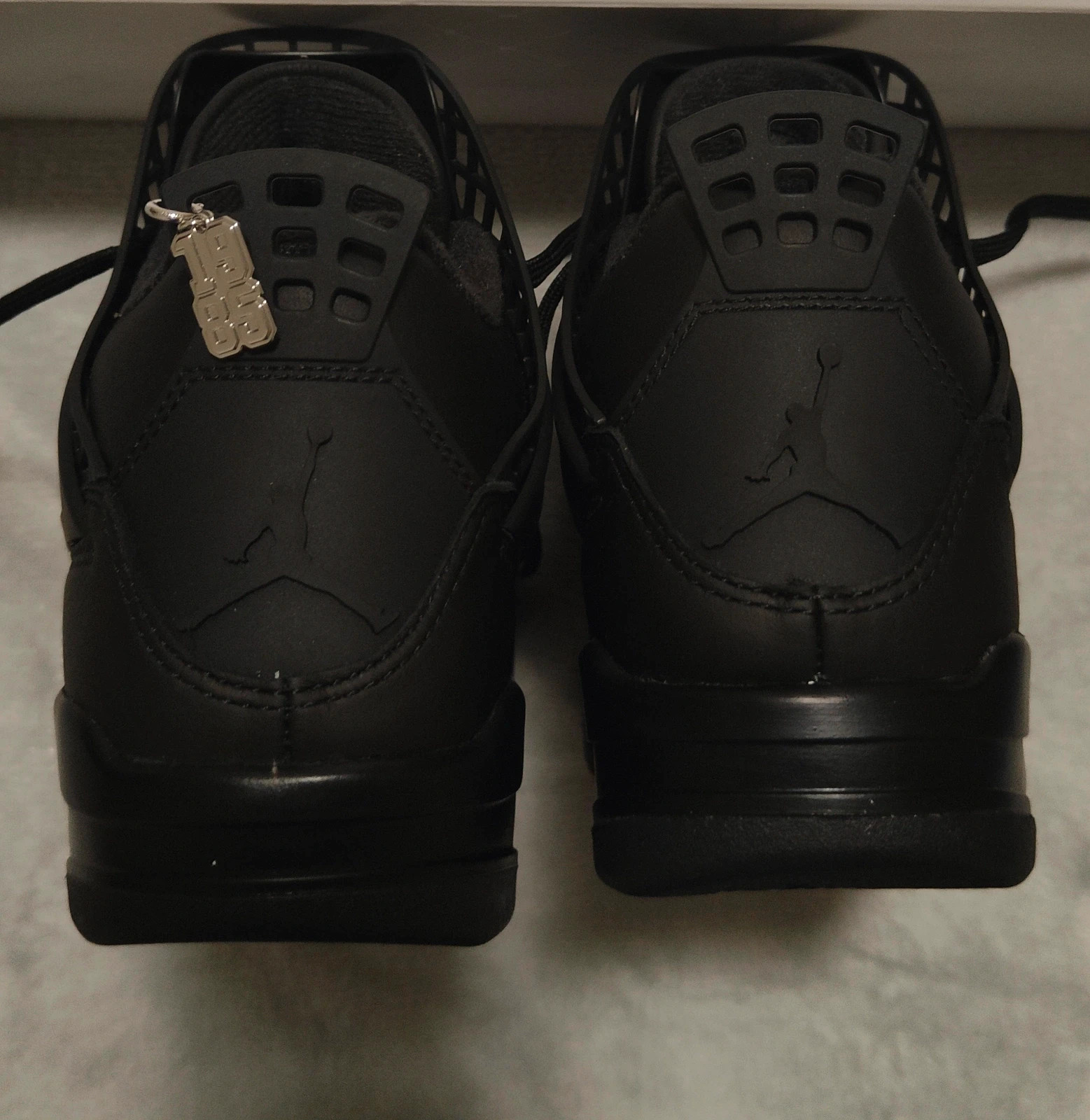 Air Jordan 4 Retro Net Black modèle Femme - Taille 35.5 (Us 5/Uk 2,5) – Jordan – taille 35.5 5