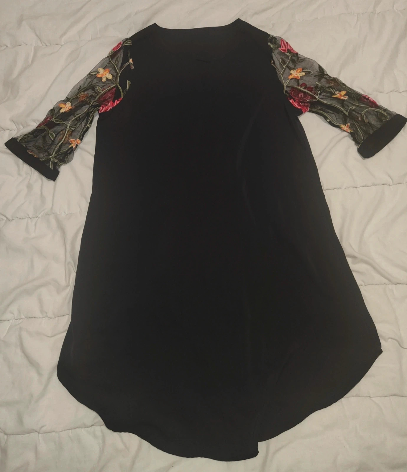 Robe noire fluide Shein Manches brodé fleurs Taille L (40/42)