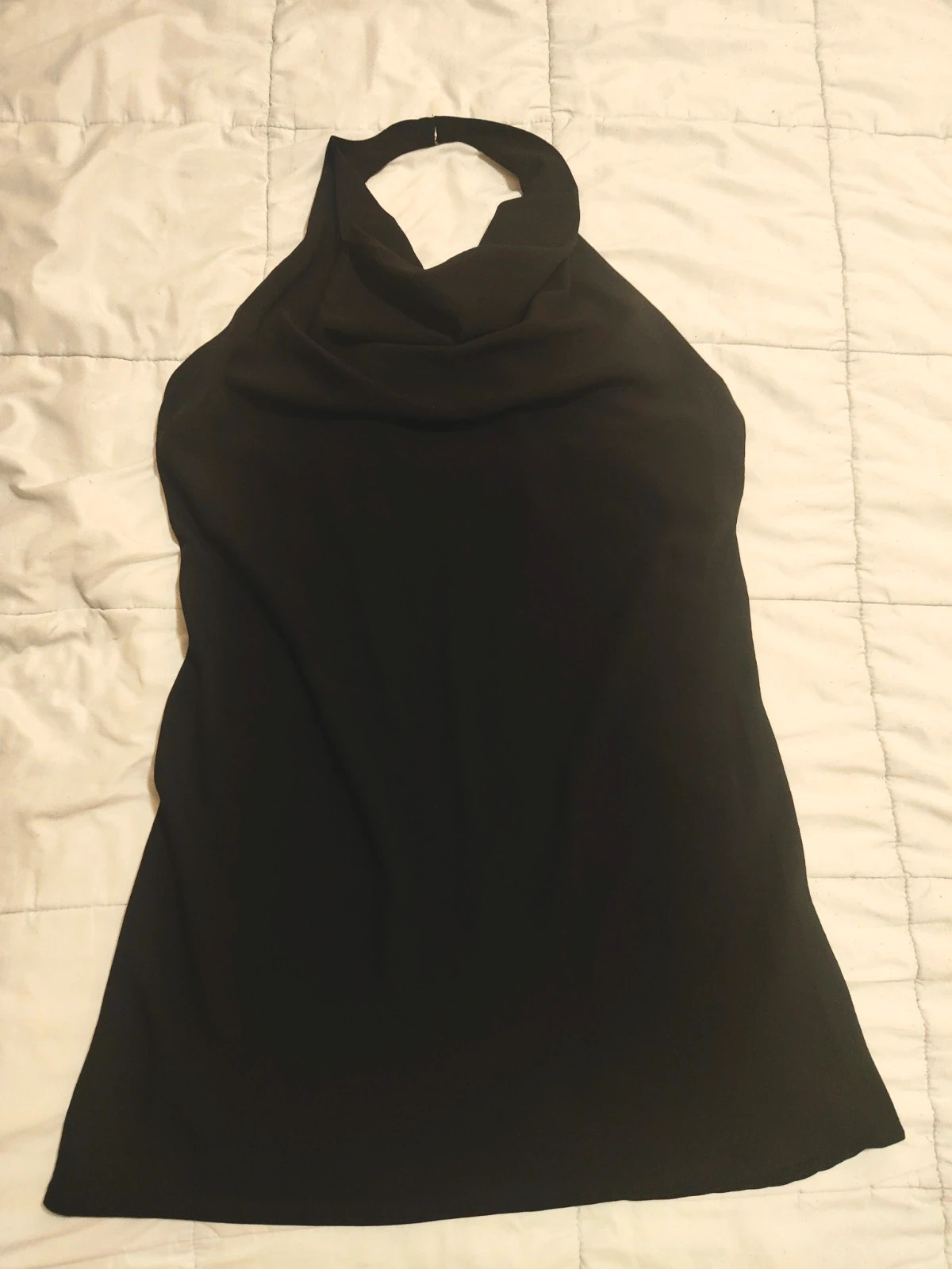 Robe noire courte col bénitier, taille 44