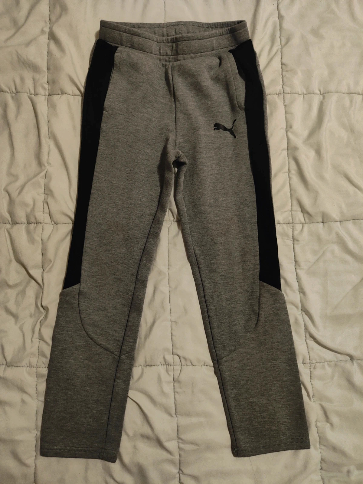 Bas de jogging Puma, neuf, gris et noir - 11-12 ans (152 cm)