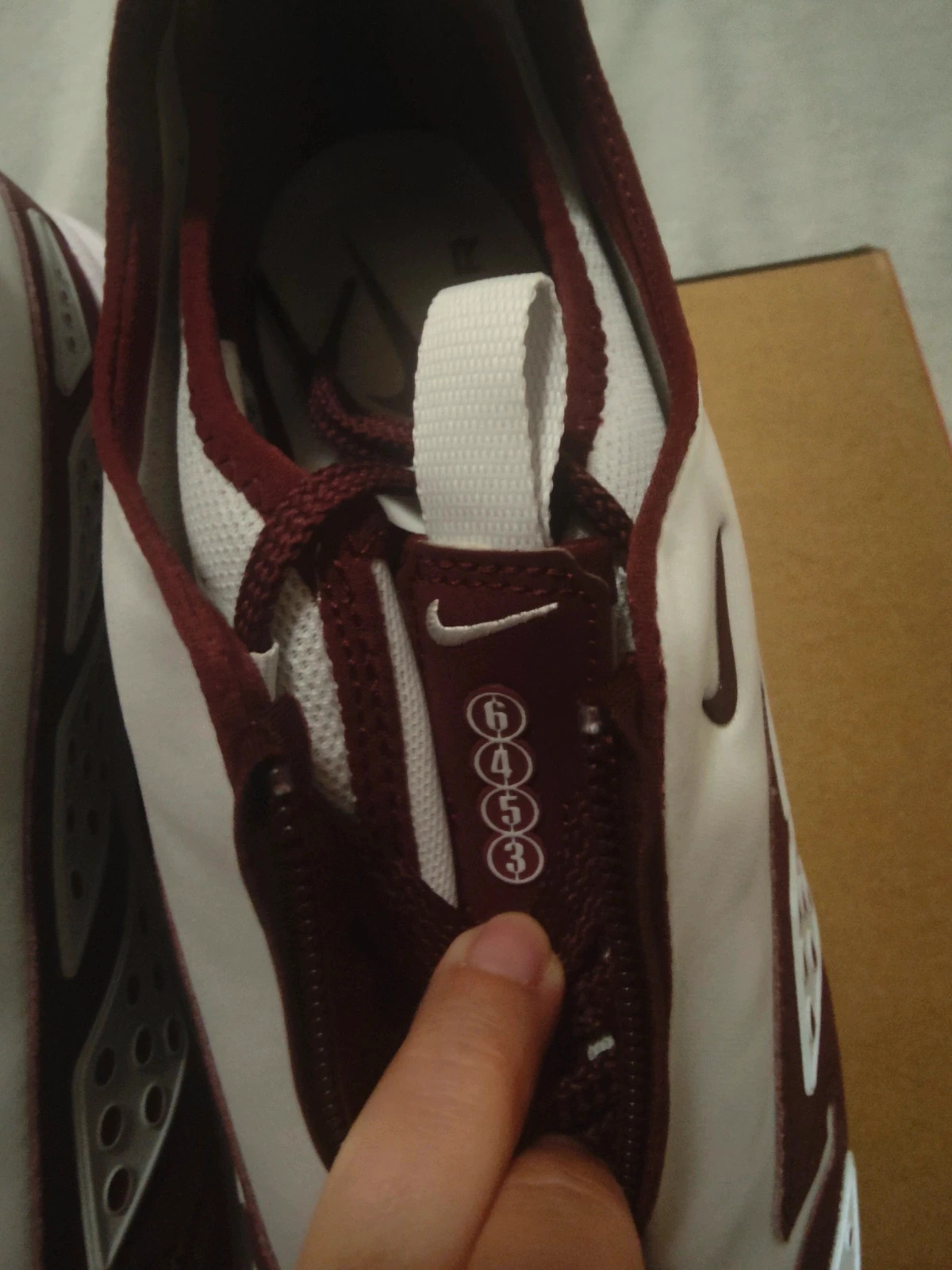 Paire de Nike Air Max SNDR "White Burgundy" Blanche/Bordeaux Taille 42 – Nike – taille 42 3
