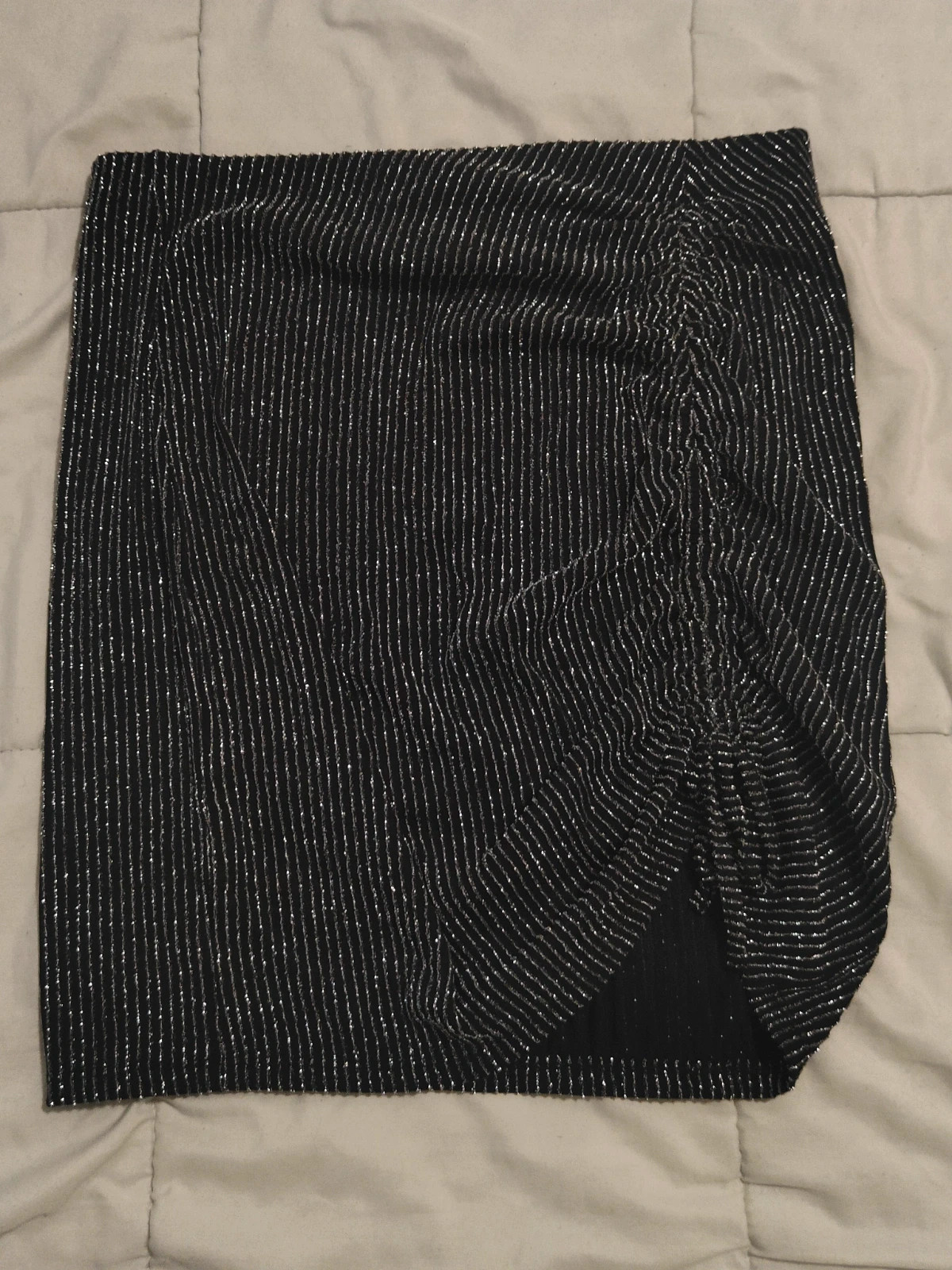 Jupe courte 42cm noire et argentée Pimkie M
