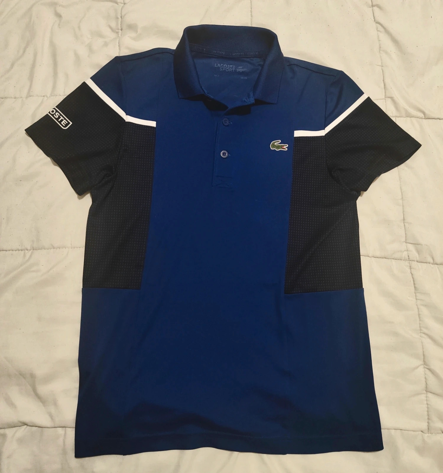 Polo Lacoste Sport XS (Taille 2) en très bon état