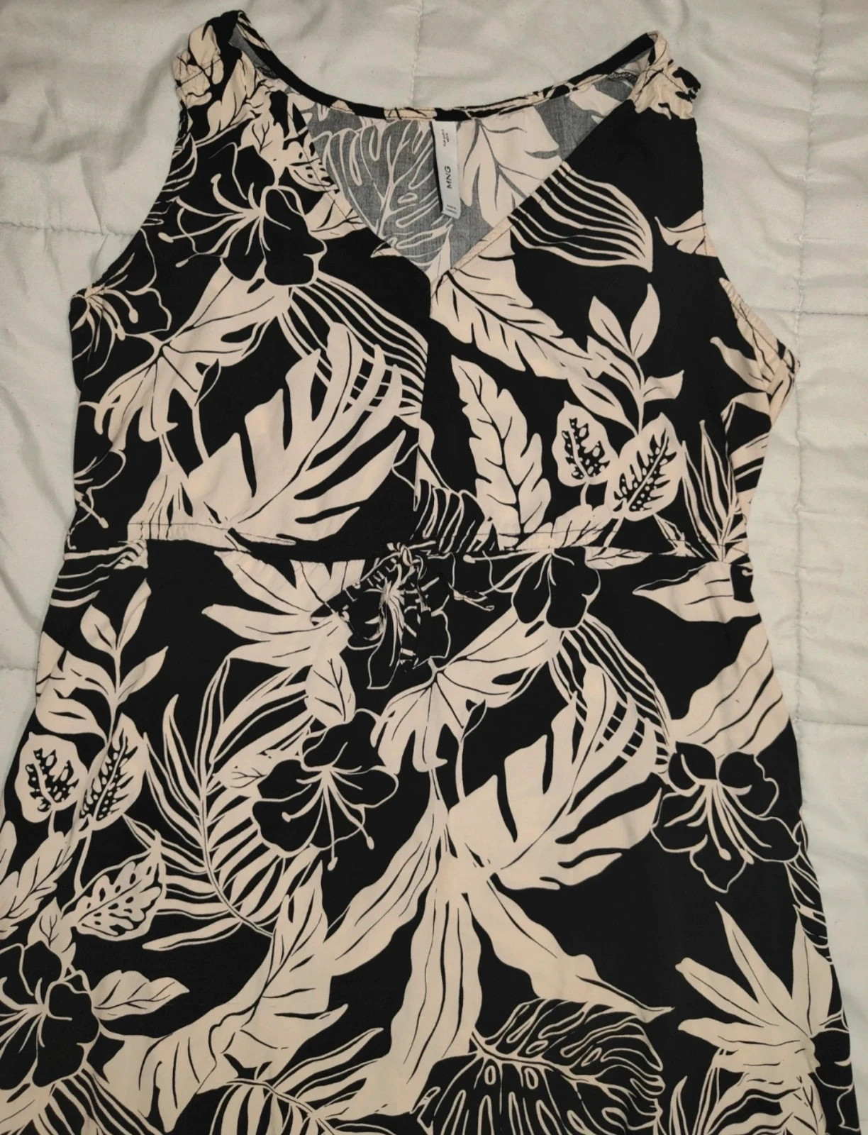 Robe longue en viscose Mango Taille M Imprimé Tropical Noir et Écru – Mango – taille M / 38 / 10 2