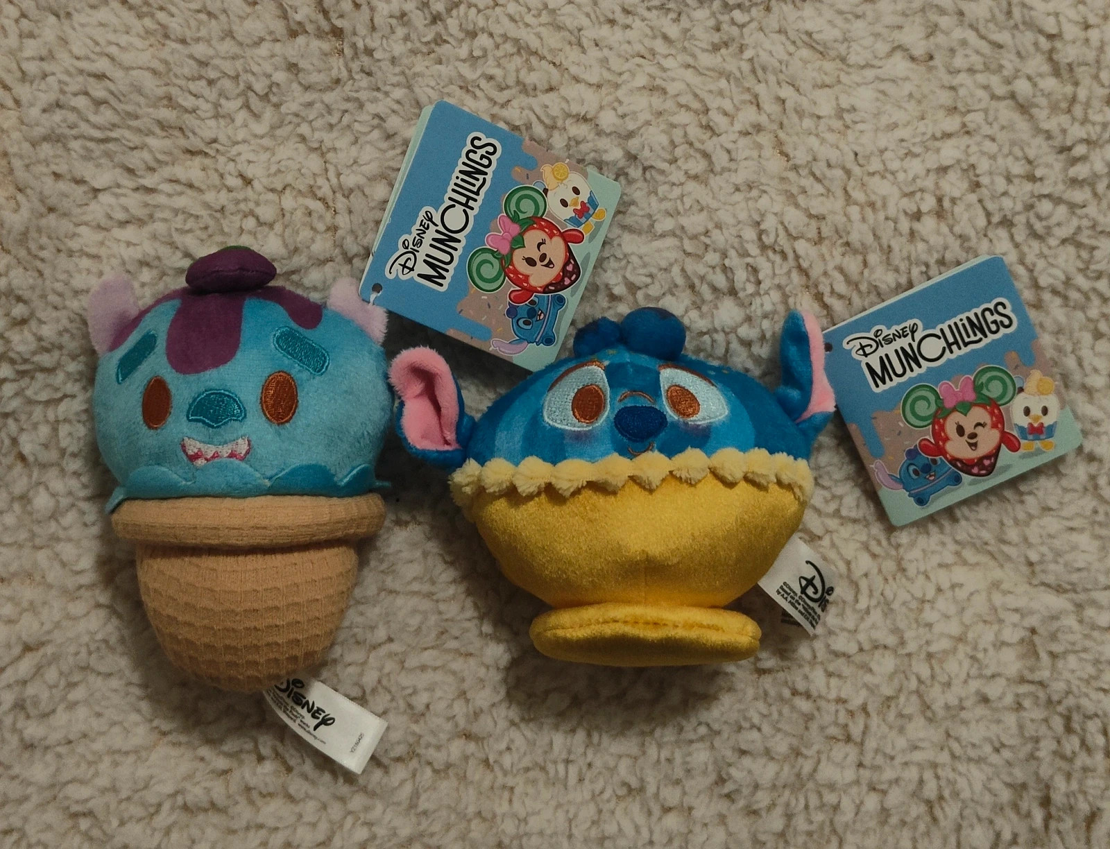 Lot 2 Peluches Disney Munchlings