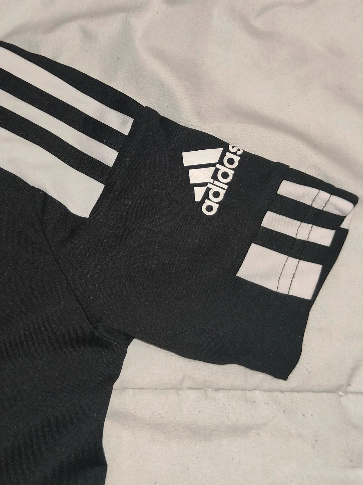 T-shirt Adidas Aeroready Noir 10 ans (140 cm) – adidas – taille 10 ans / 140 cm 4