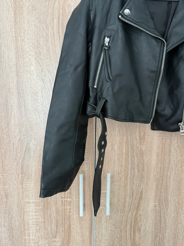 Bershka schwarze Bikerjacke aus Kunstleder – Bershka – taille S / 36 / 8 2