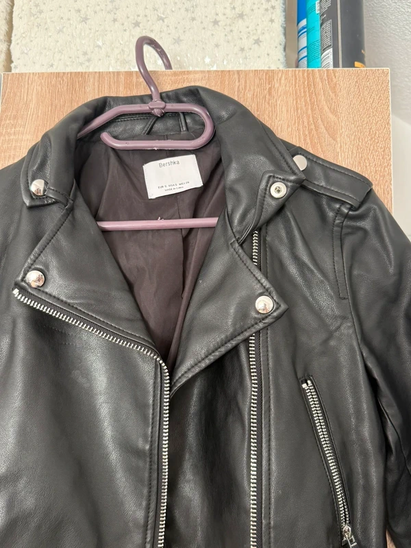 Bershka schwarze Bikerjacke aus Kunstleder – Bershka – taille S / 36 / 8 4