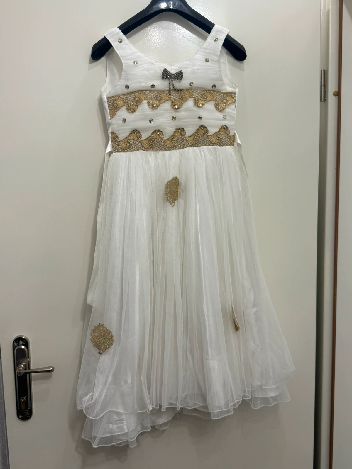 Weiß-goldenes Abendkleid Ballkleid – taille S / 36 / 8