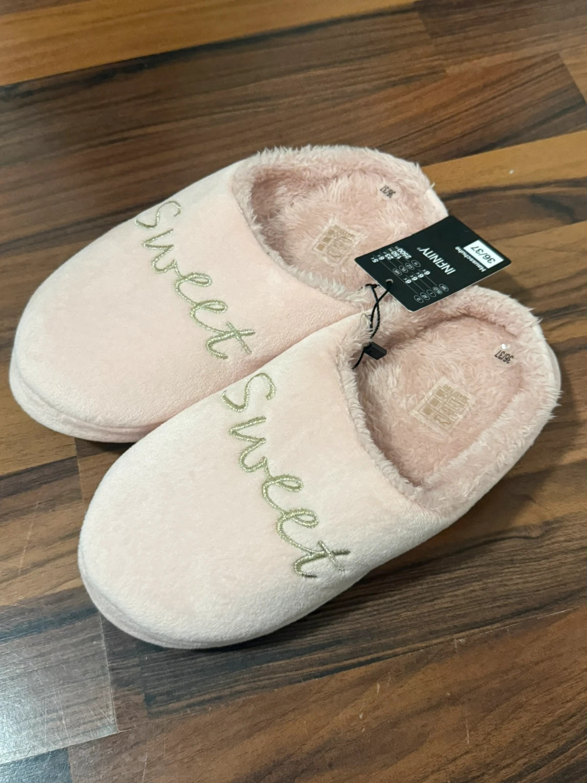 Neue kuschelige Hausschuhe – Infinity – taille 37