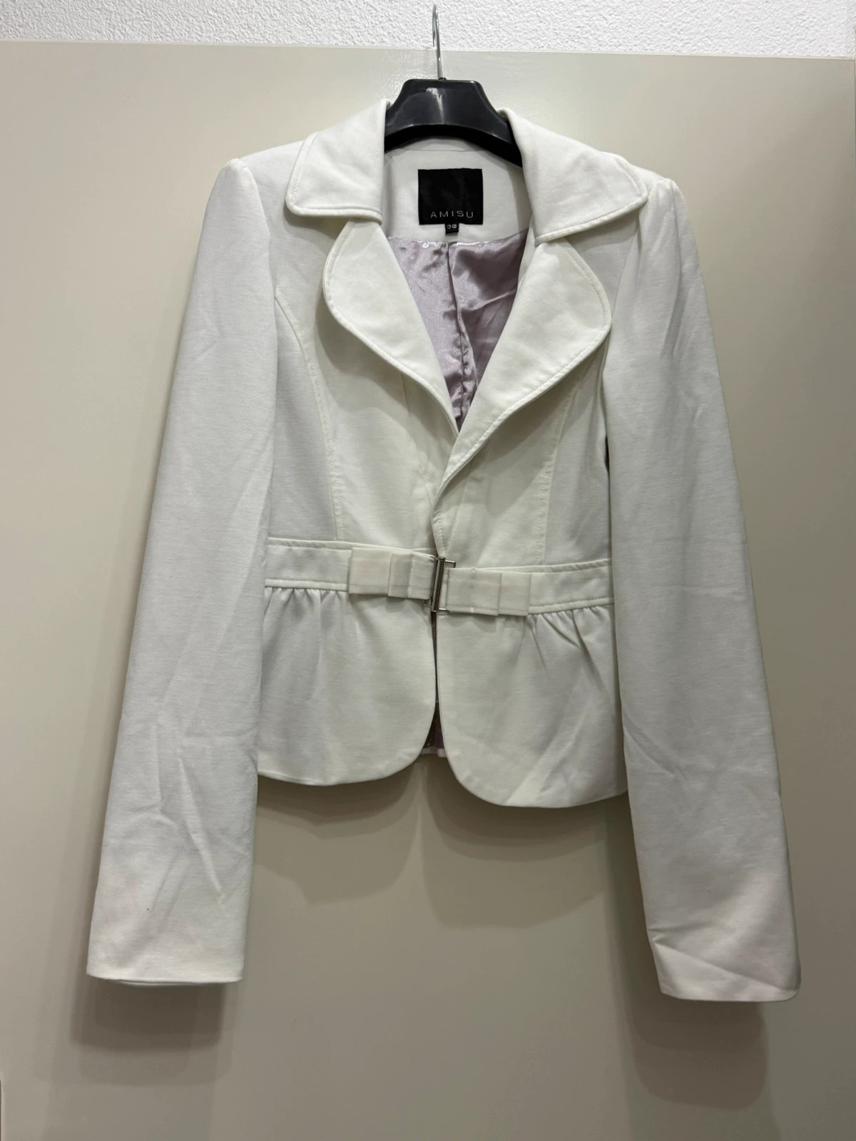weißer taillierter Blazer