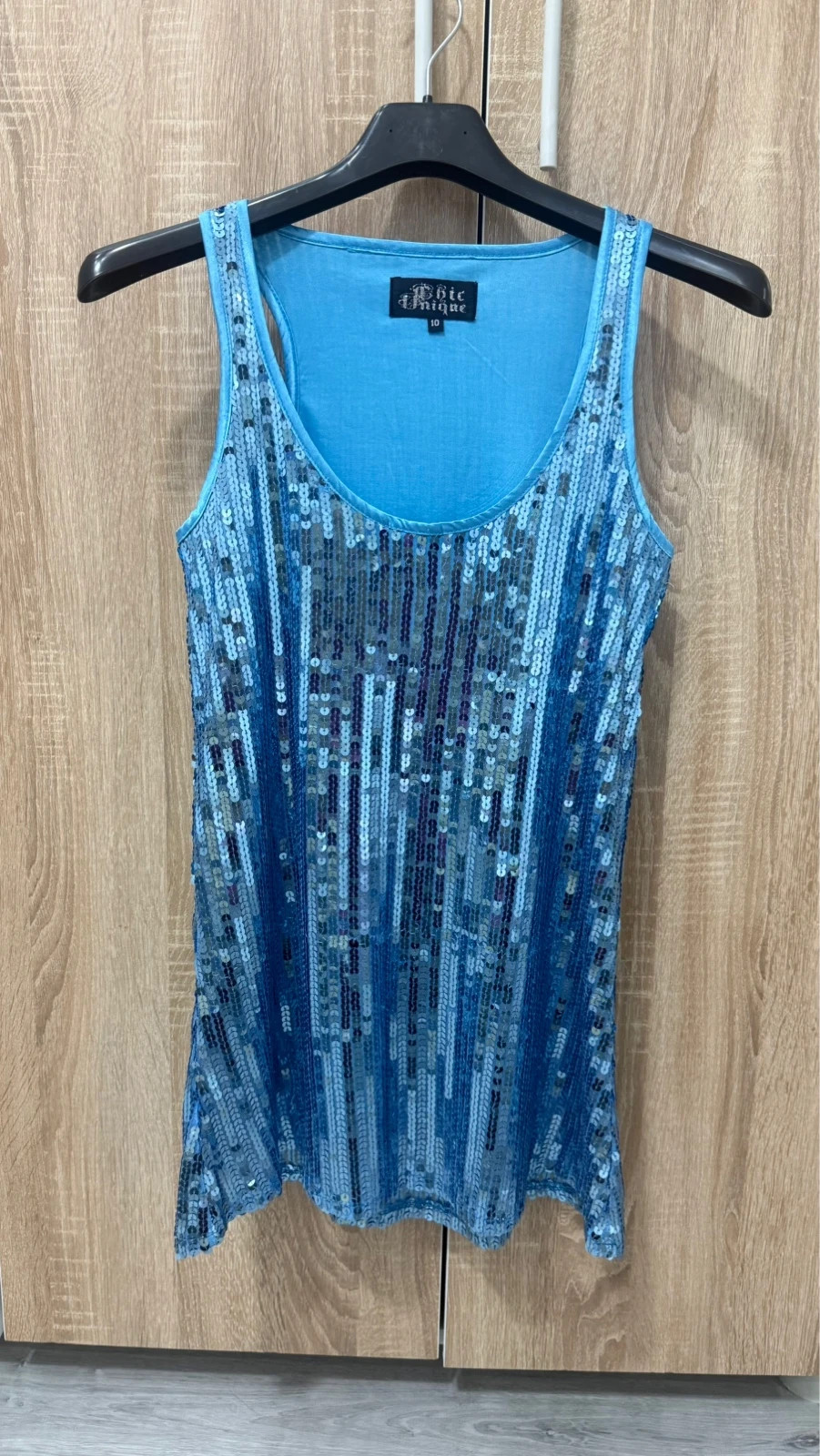 Chic Unique blaues Paillettenkleid Partykleid – chic unique – taille M / 38 / 10