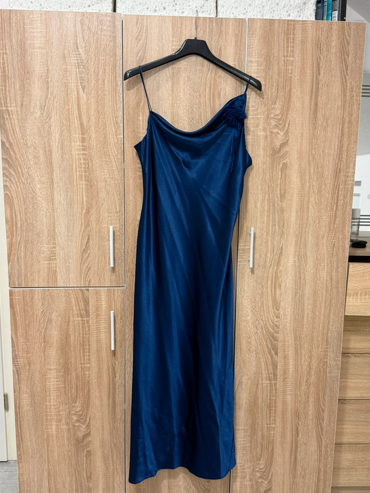 Elegantes Satin Maxikleid Dunkelblau