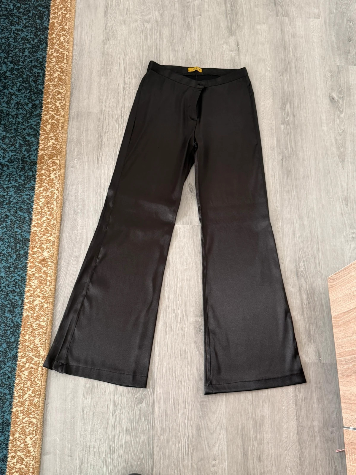Schwarze JAZZ Schlaghose / Flared Hose glänzend