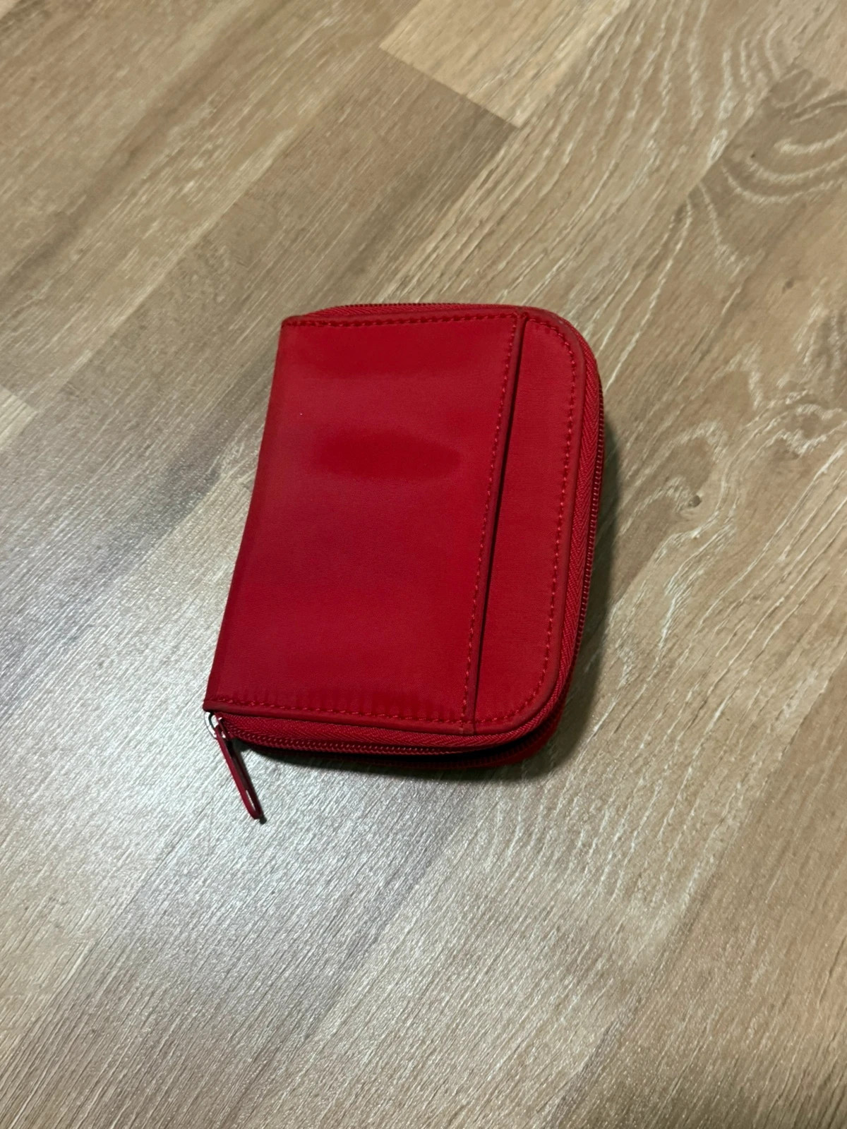 Rotes Portemonnaie mit Reißverschluss – Accessories