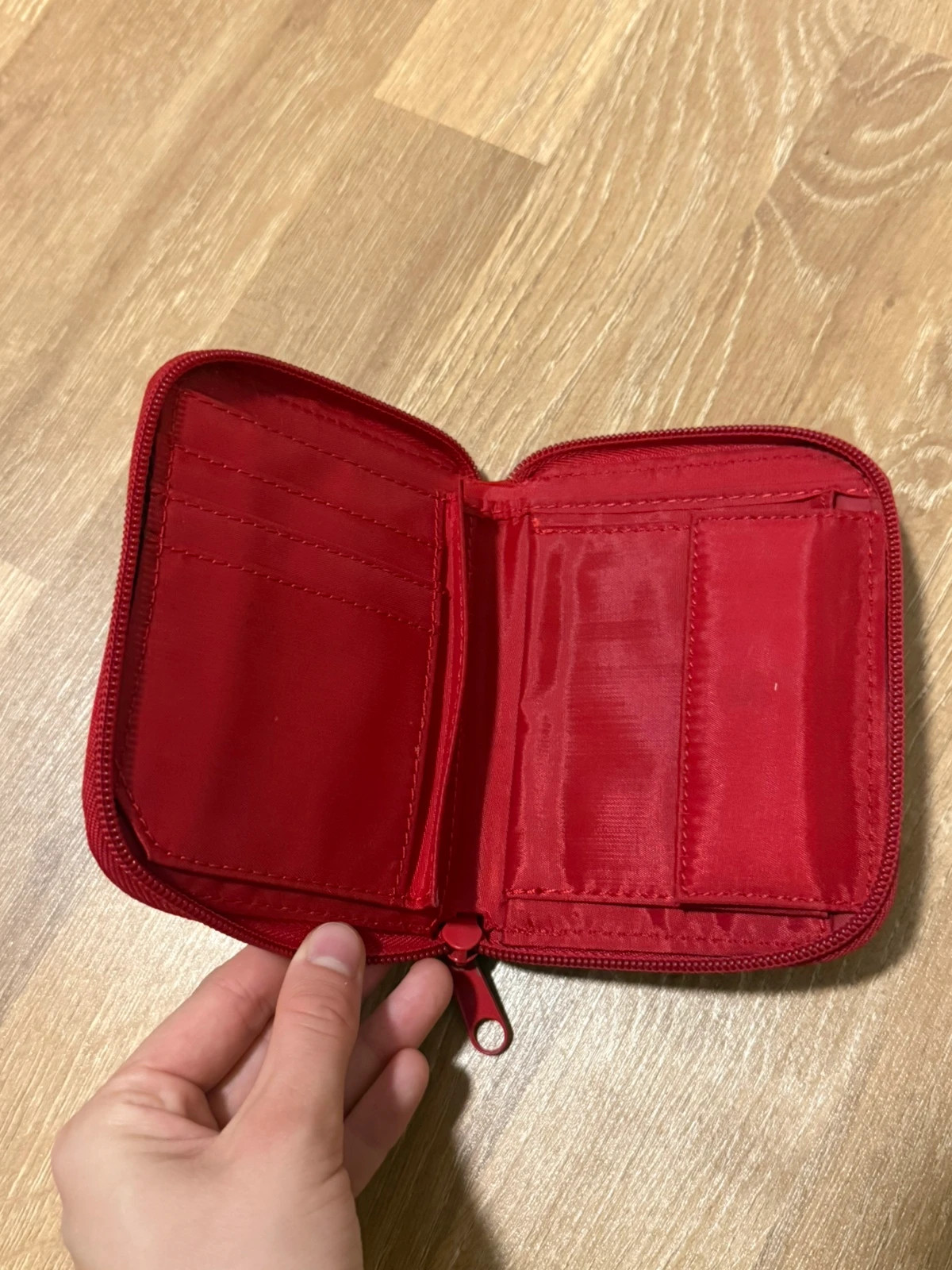 Rotes Portemonnaie mit Reißverschluss – Accessories 2