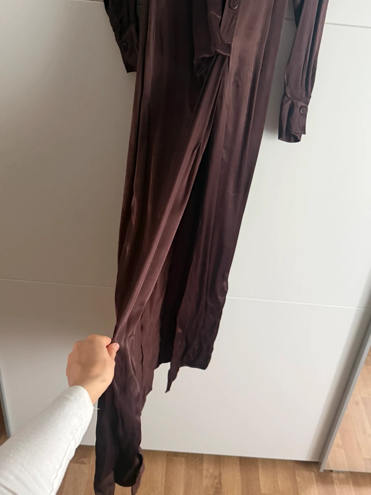 NA-KD Maxikleid Satin Braun – NA-KD – taille XS / 34 / 6 4