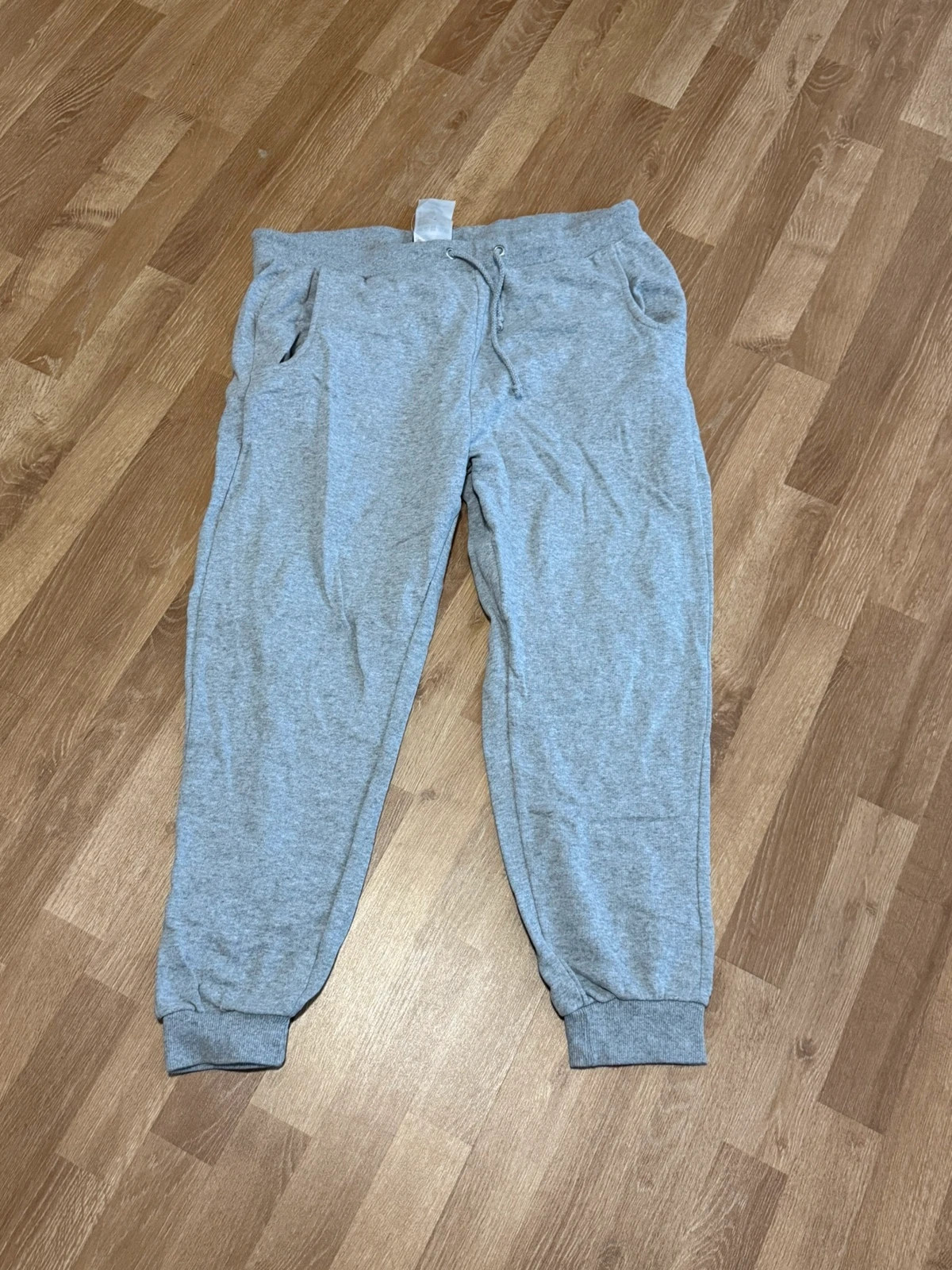 Graue Jogginghose
