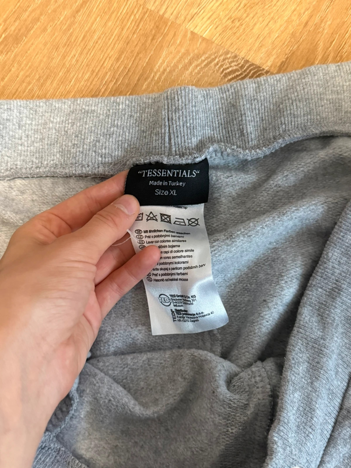 Graue Jogginghose – Tessentials – taille XL 3