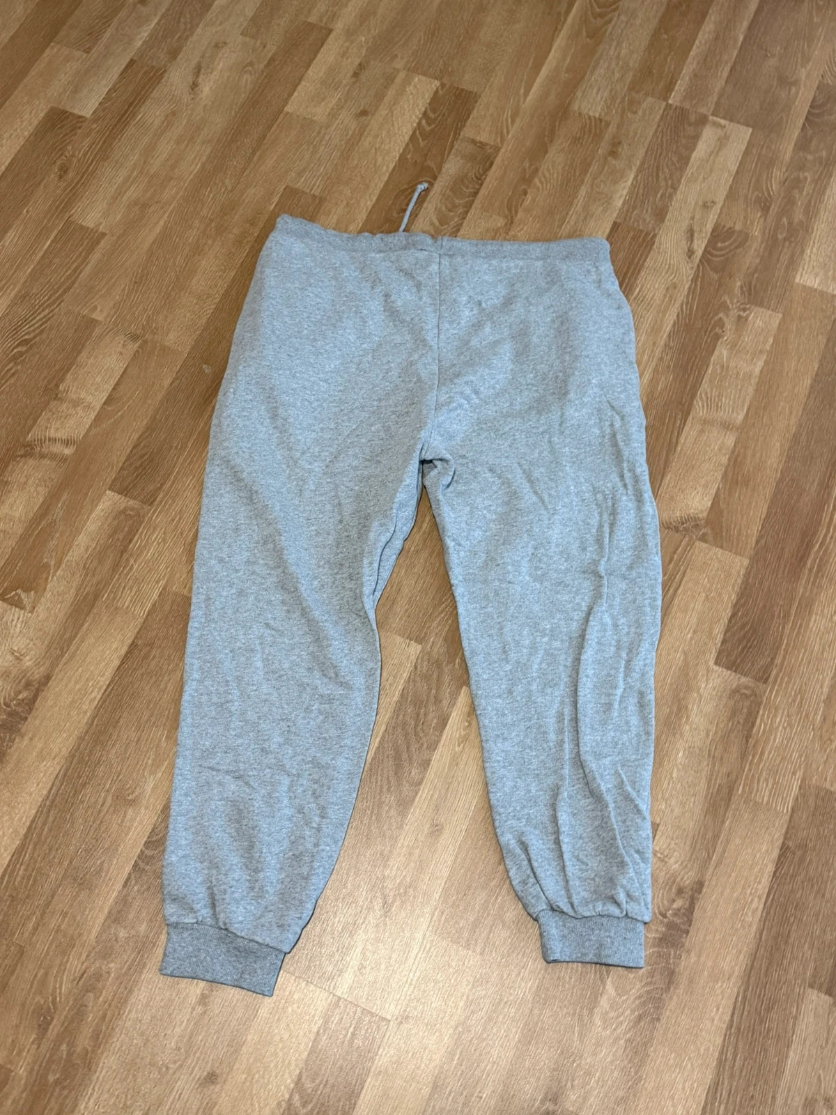 Graue Jogginghose – Tessentials – taille XL 5
