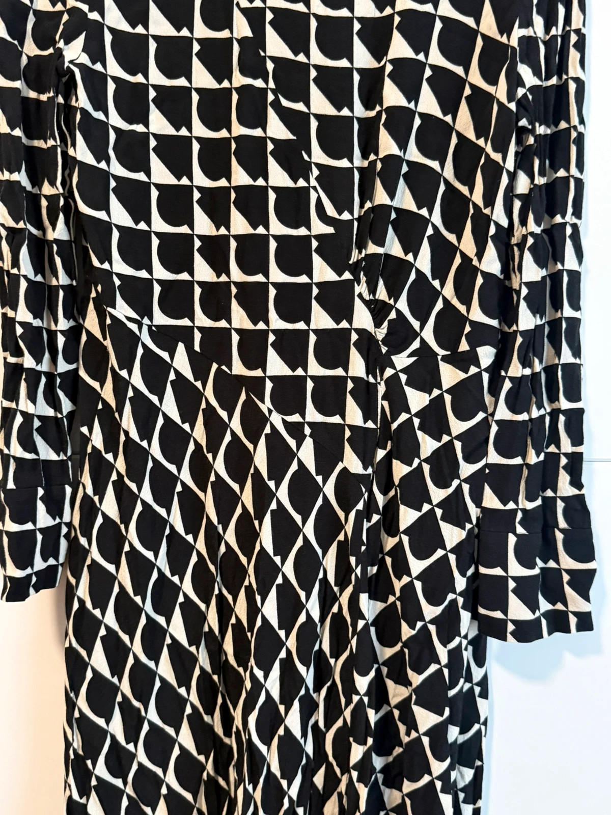 Schwarz-weiß gemustertes Midikleid mit langen Ärmeln – Zara – taille M / 38 / 10 4
