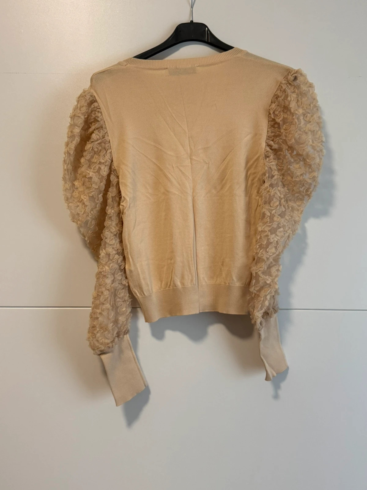 ZARA Pullover mit 3D-Blütenärmeln – Zara – taille M / 38 / 10 5