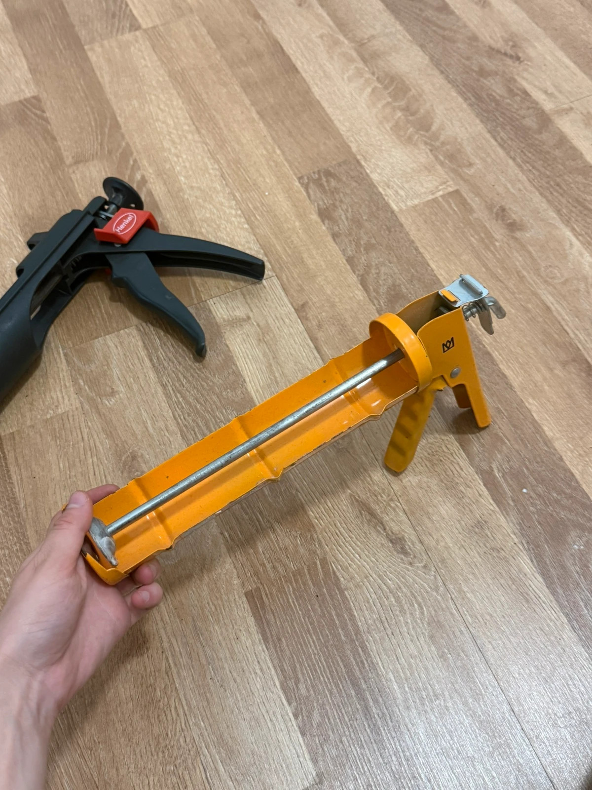 2x Kartuschenpistole / Silikonpistole / Kartuschenpresse – Henkel 2