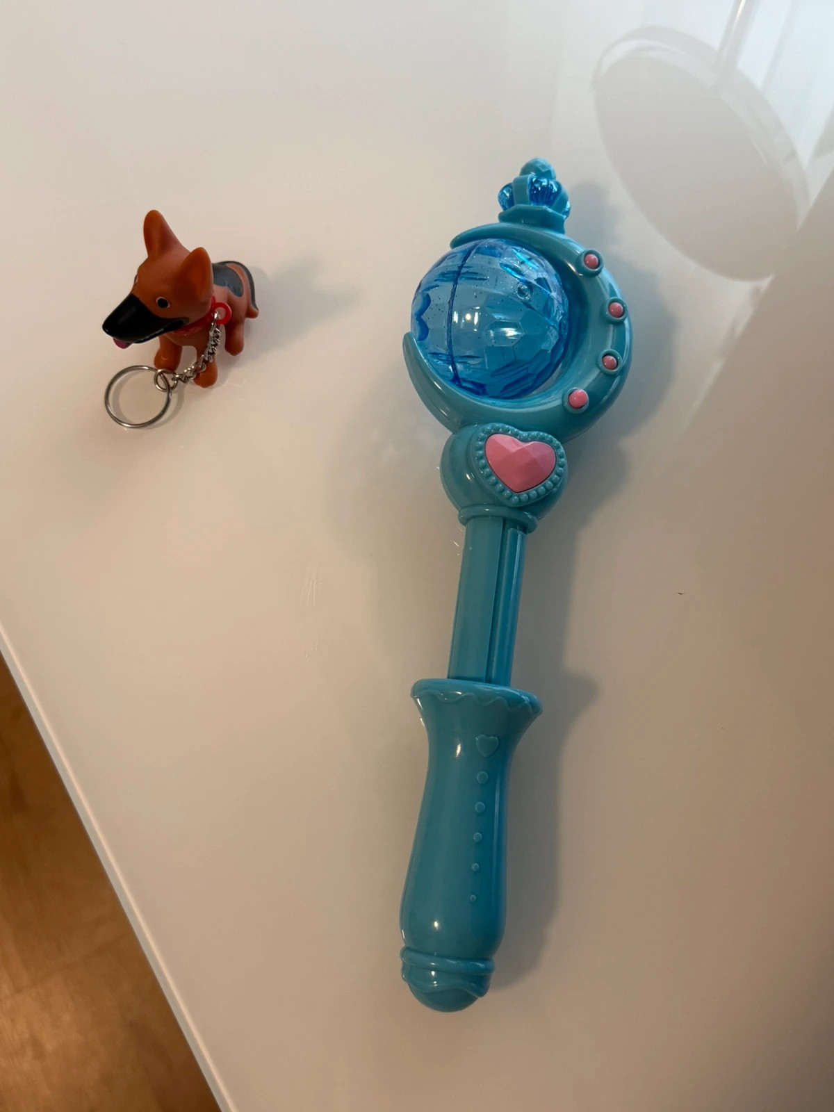 Zauberstab mit Licht + Hunde-Schlüsselanhänger – taille 5 ans / 110 cm 2