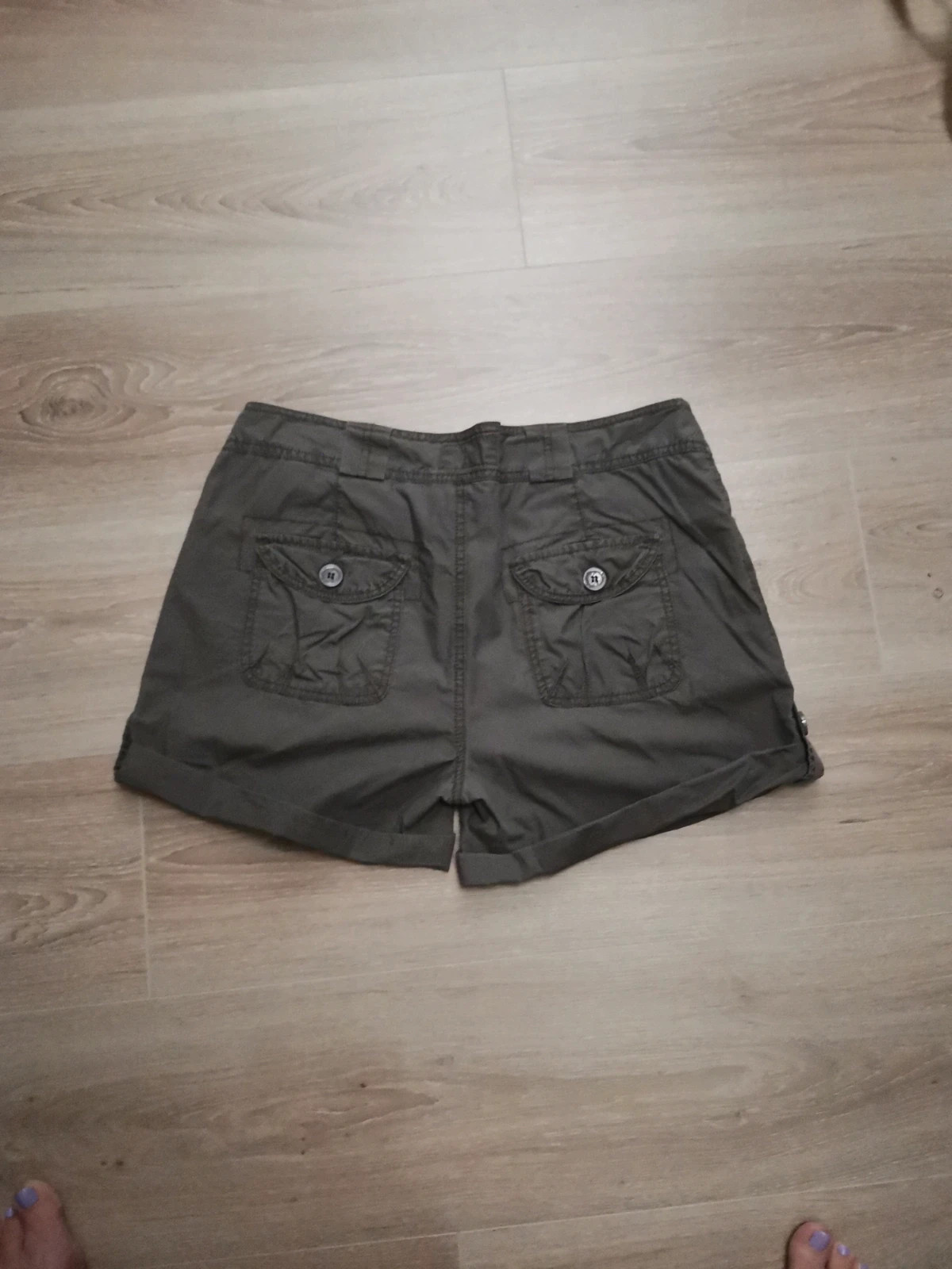 Très, jolie short gris cargo