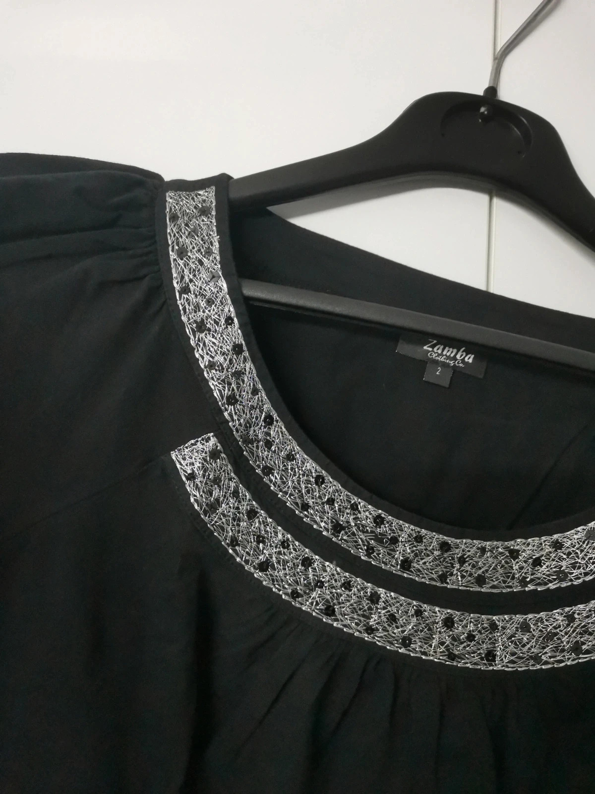 Très jolie t-shirt noir – Zamba – taille M / 38 / 10 3