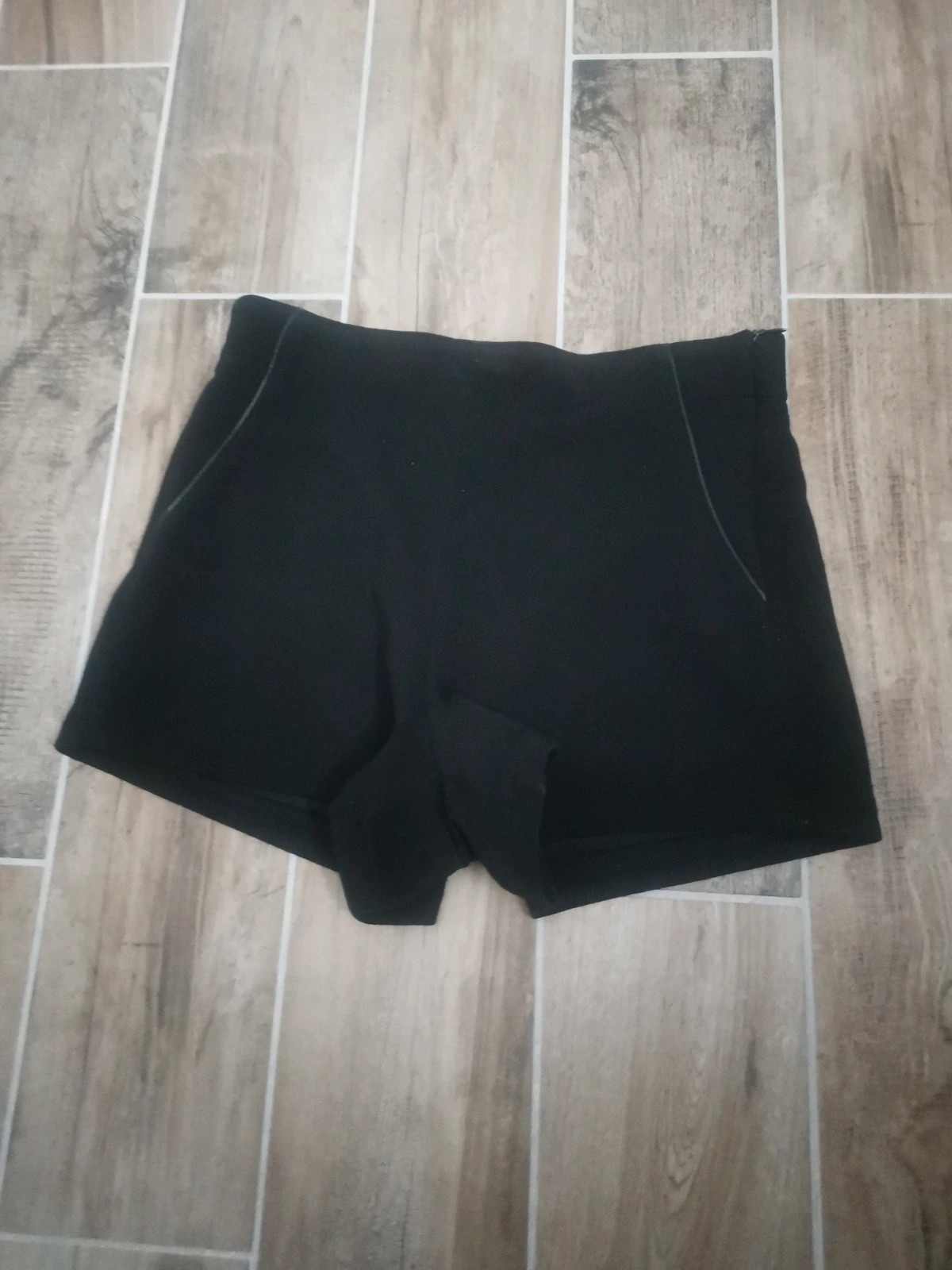 Short noir – Jennyfer – taille M / 38 / 10 2