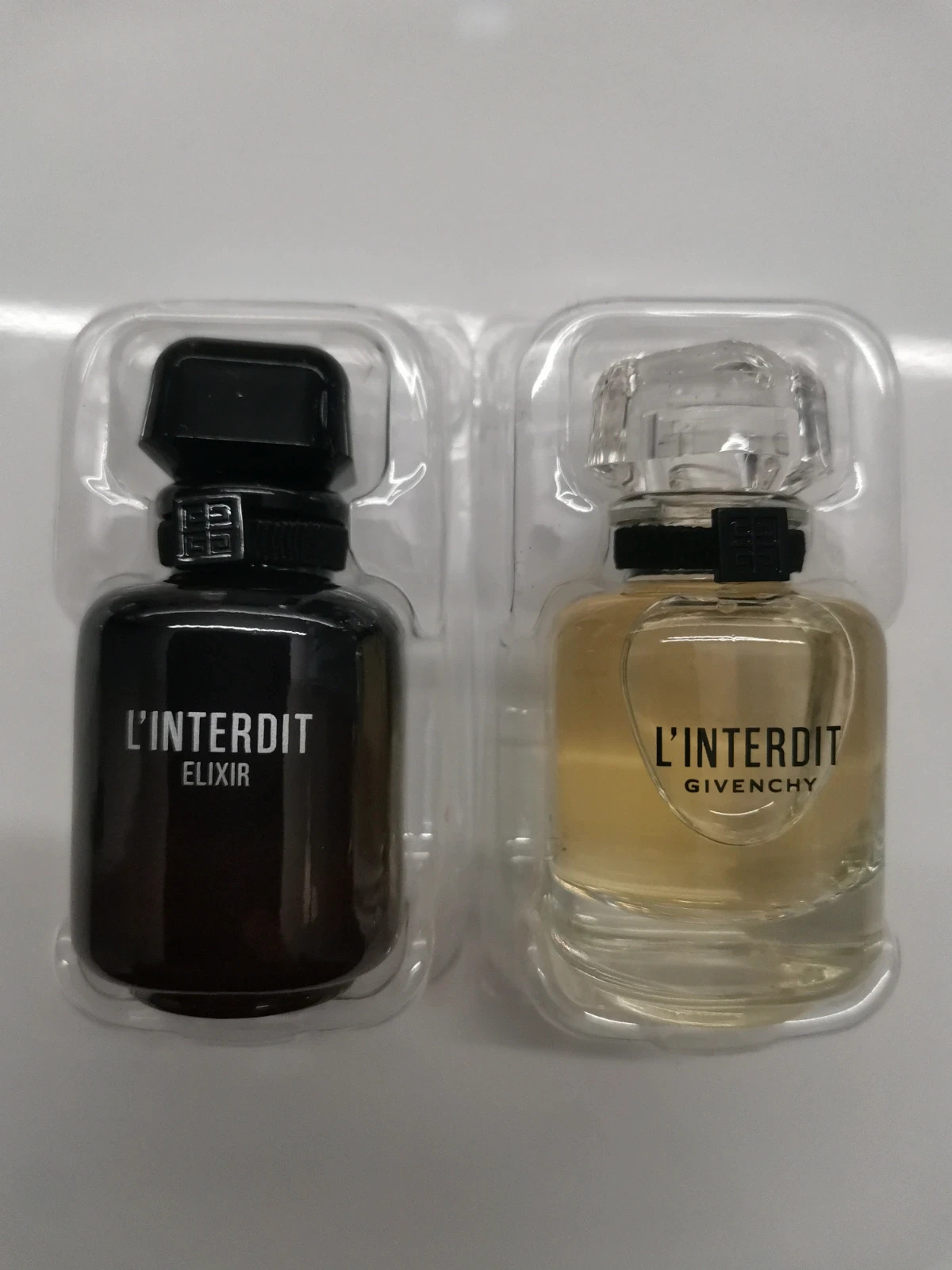 Lot 2 miniatures Givenchy