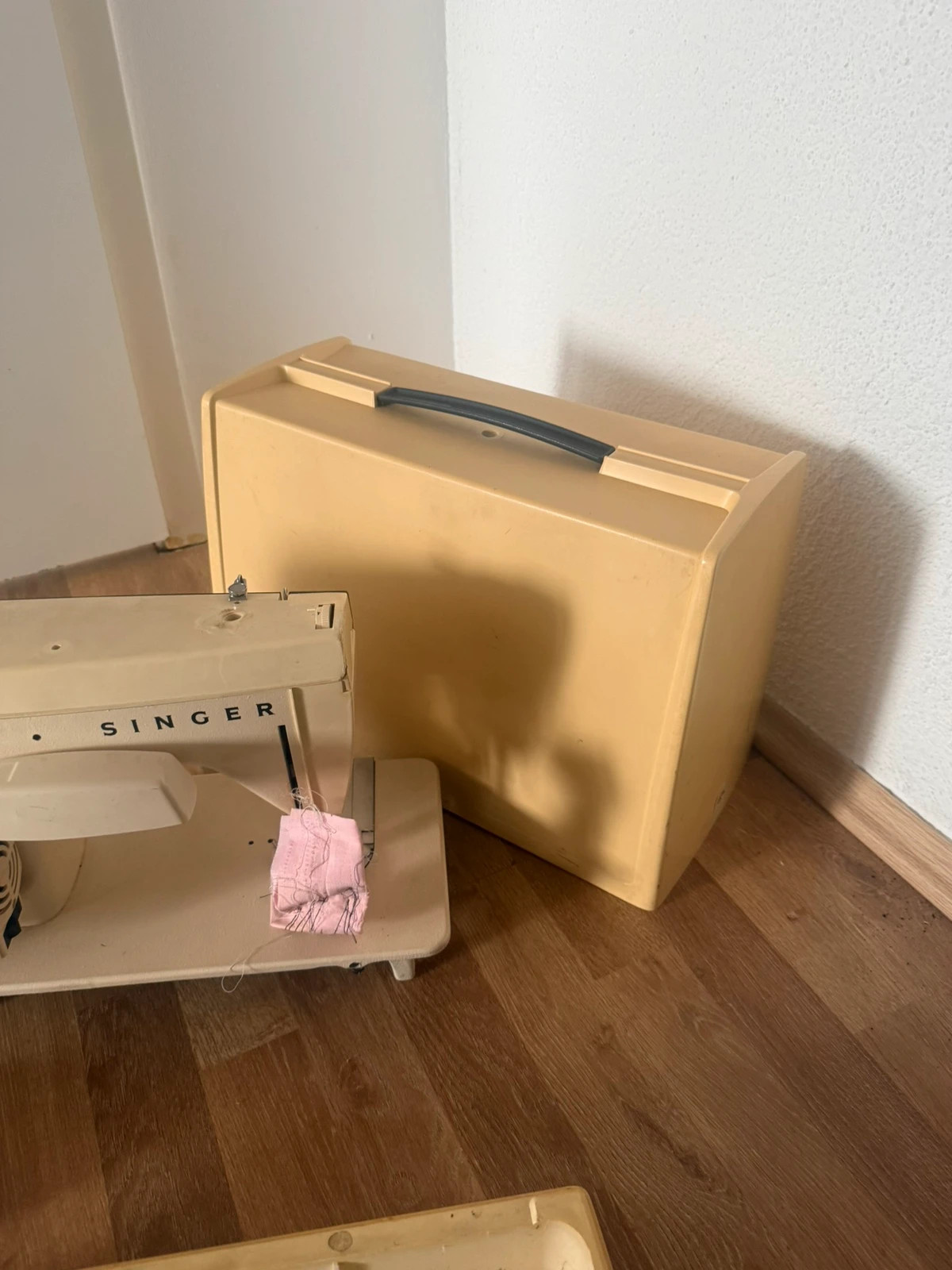 Singer Nähmaschine mit Koffer & Fußpedal – SINGER 5