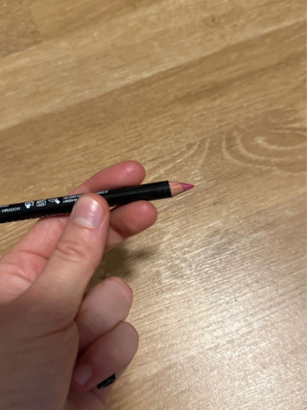NYX Professional Makeup Lip Pencil „Plush Red“ – NYX 3