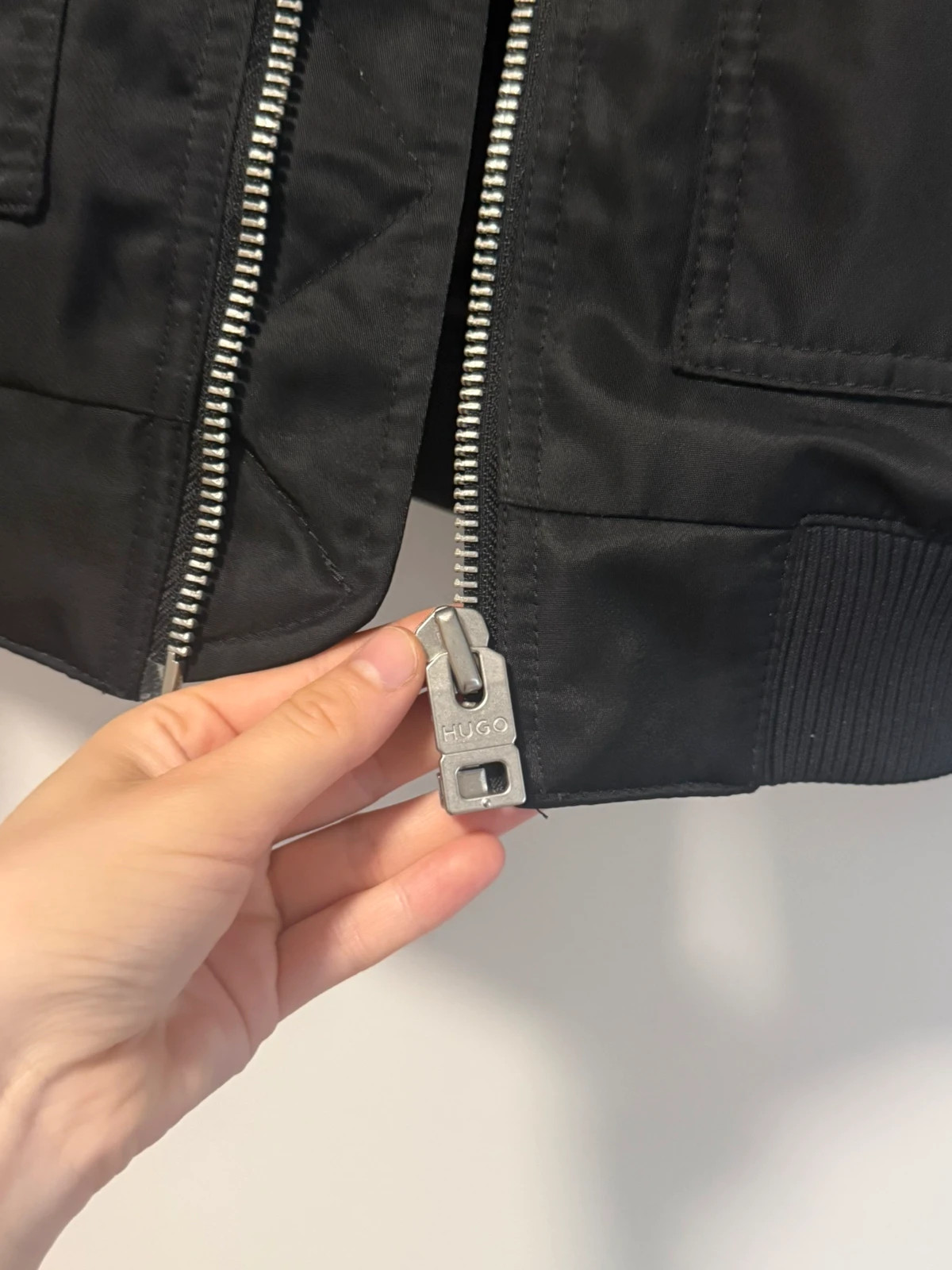 HUGO Boss Bomberjacke Schwarz – Hugo Boss – taille L 5