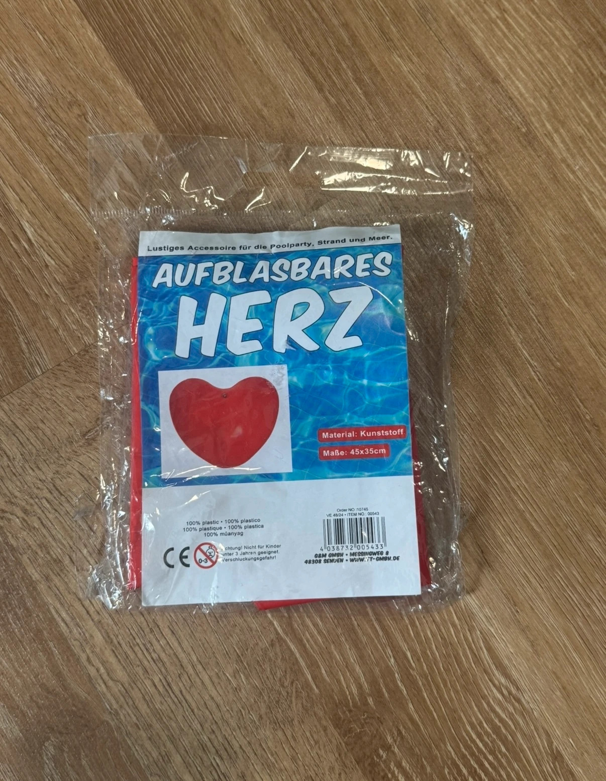 Aufblasbares Herz + Getränkehalter 2