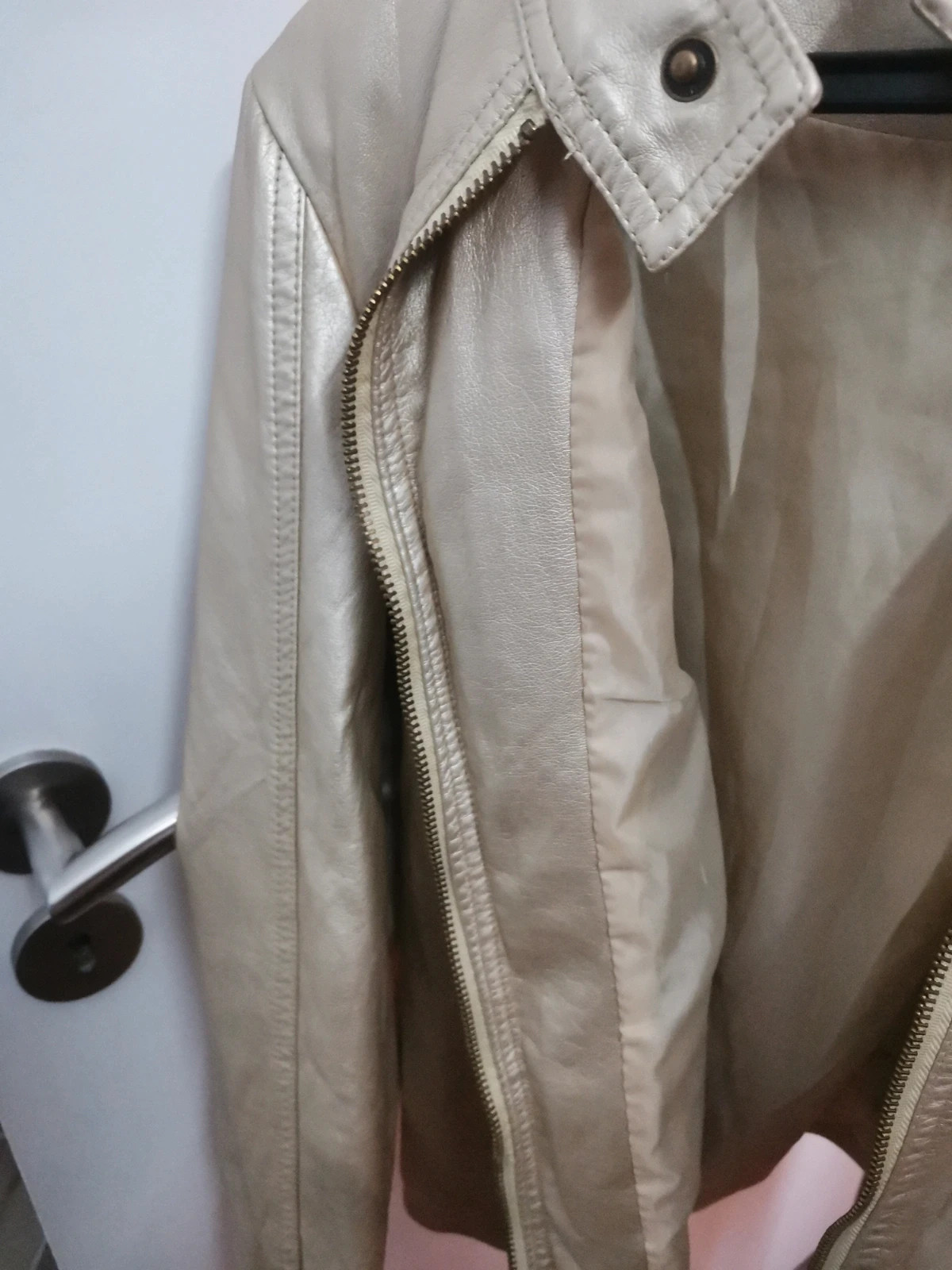 Très belle Veste doree – fashion code – taille L / 40 / 12 4