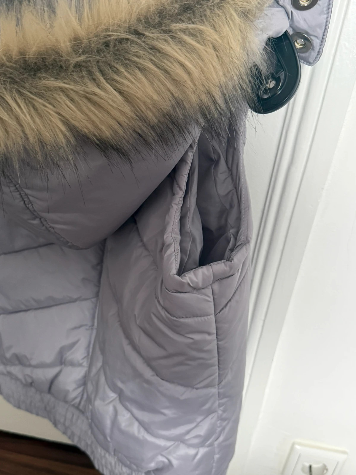 Damen Steppweste mit Kapuze & Kunstfell – Atmosphere – taille XL / 42 / 14 4