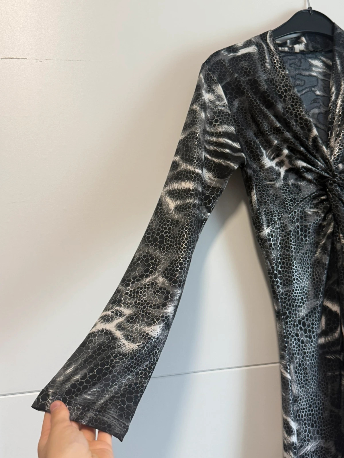 Damen Kleid schwarz-grau mit Animal Print & Raffungen – taille Taille unique 3