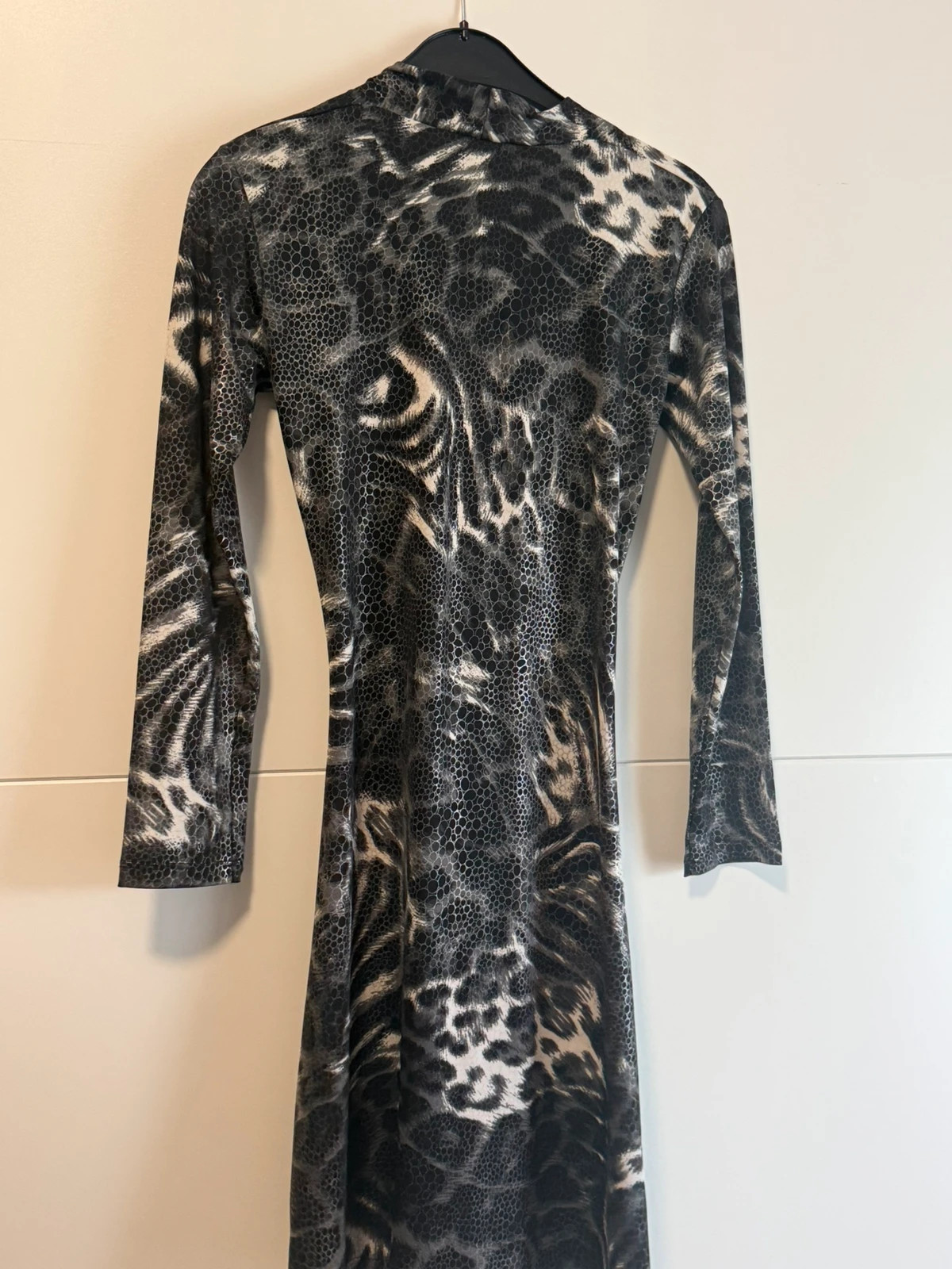 Damen Kleid schwarz-grau mit Animal Print & Raffungen – taille Taille unique 5