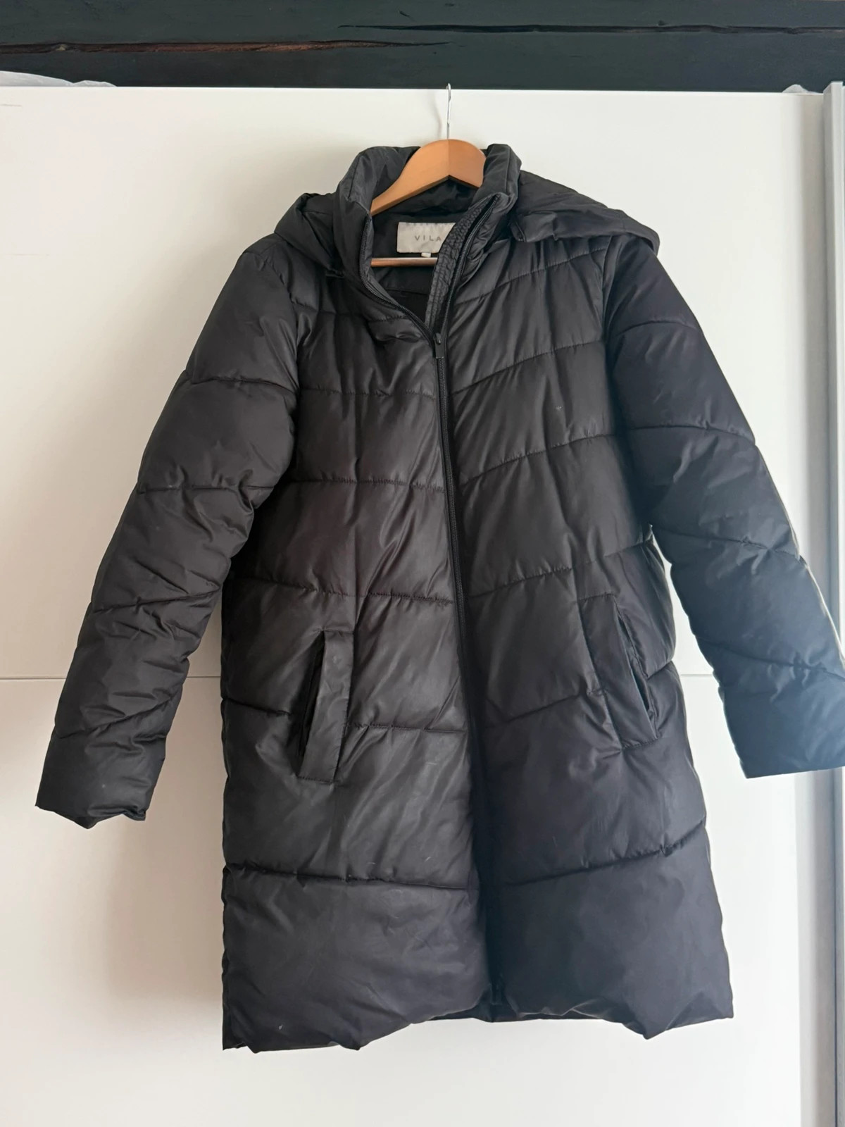 VILA Damen Winterjacke Steppjacke mit Kapuze – Vila – taille M / 38 / 10