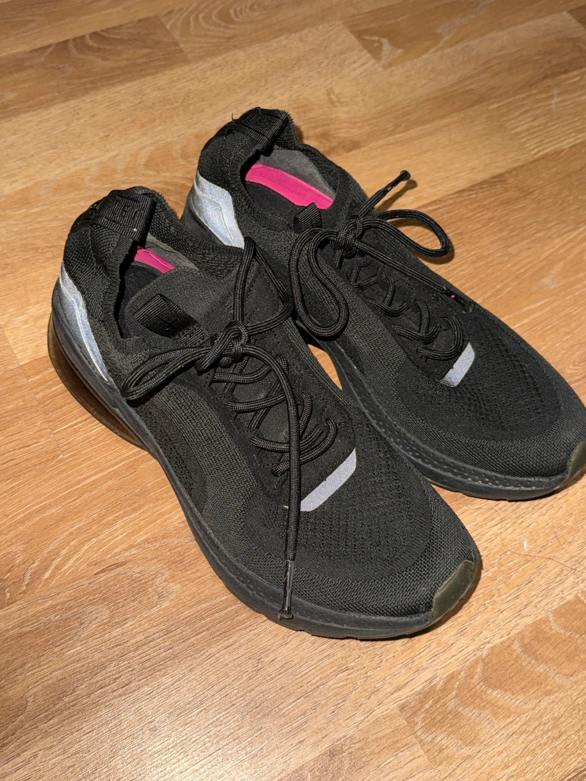 Schwarze Damen Sneaker mit Air-Dämpfung